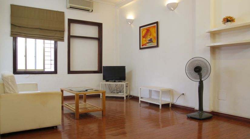 Cho thuê căn hộ dịch vụ hai phòng ngủ, giá siêu rẻ 450$/tháng ở Ba Đình